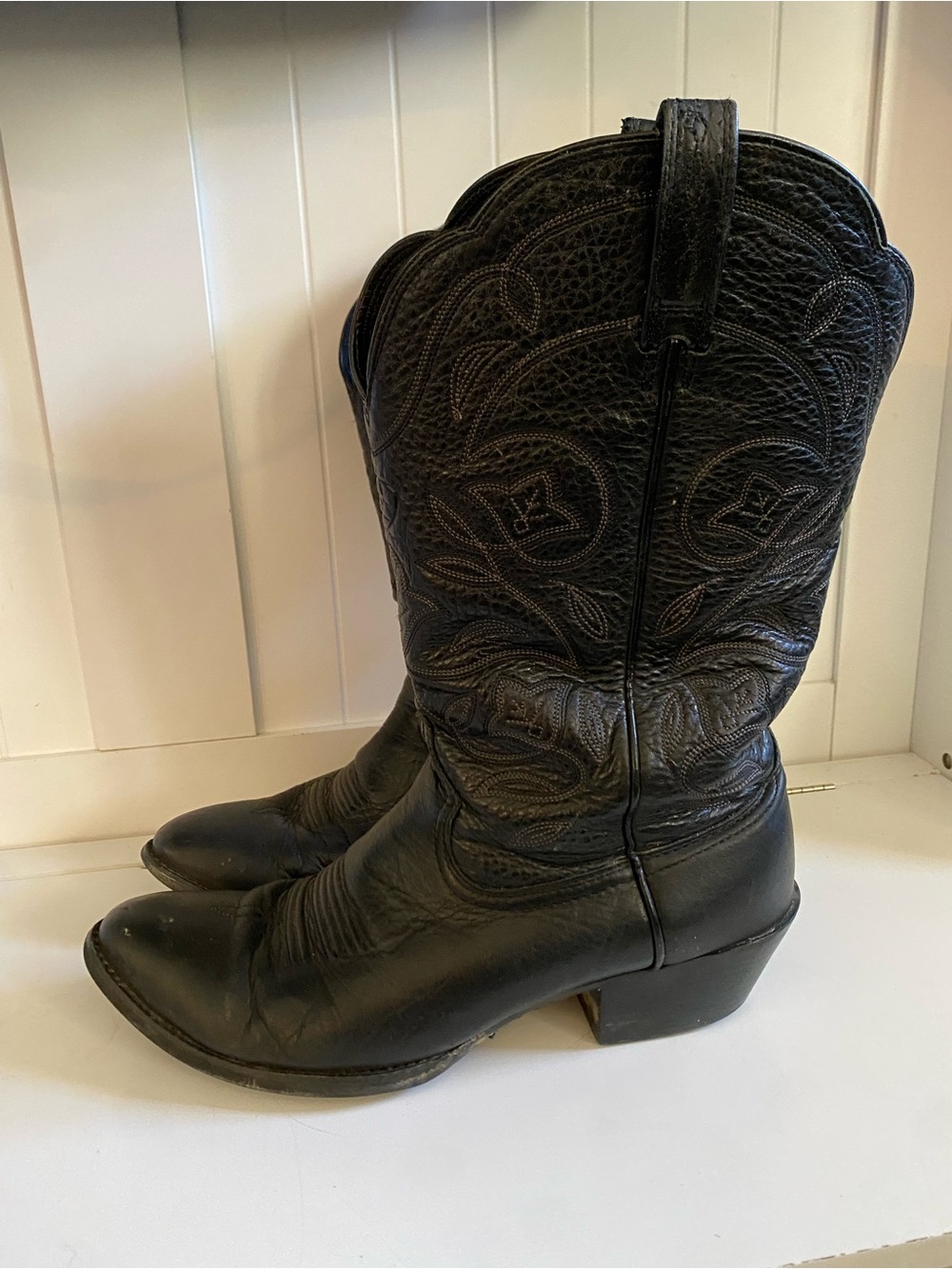 Ariat Black Embossed Leathery Western Heeled Boots - Picture 2 of 3